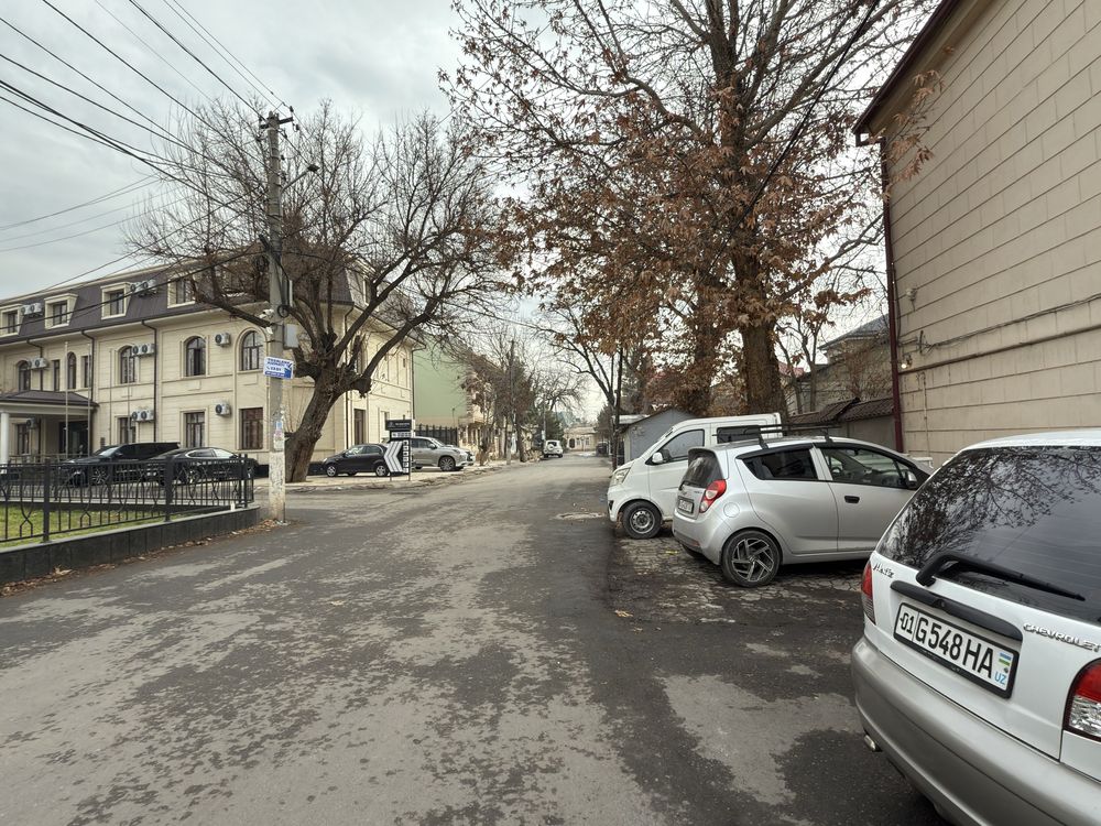Продажа 4,5 сотки Яккасарай ул Хамида Сулейманова 1 тор за 2 этажками