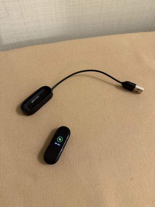 Фитнес-браслет Xiaomi Mi Band 4 без ремешка