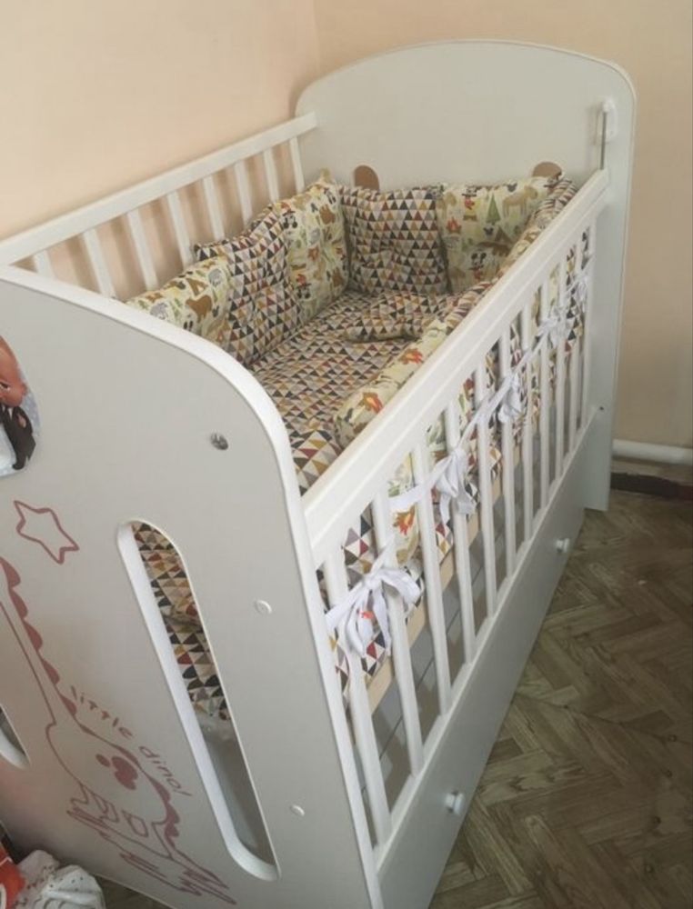 Манеж с маятником.