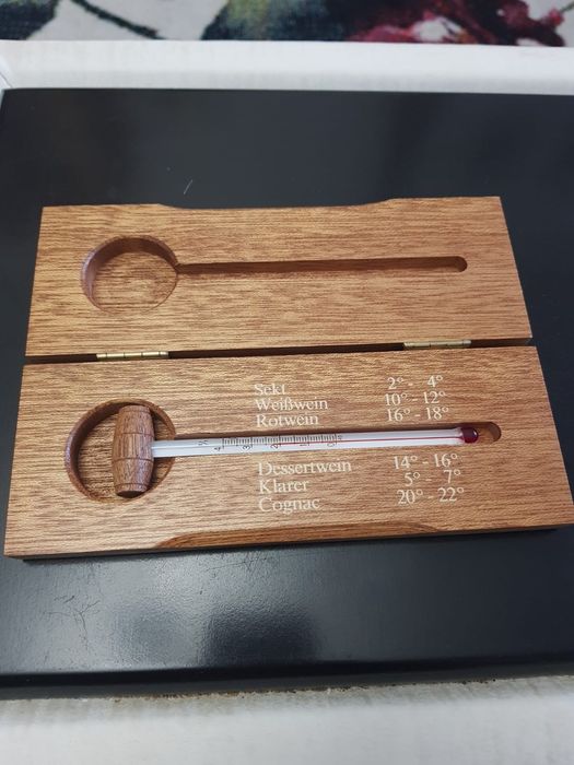 Vand un termometru pentru vinuri