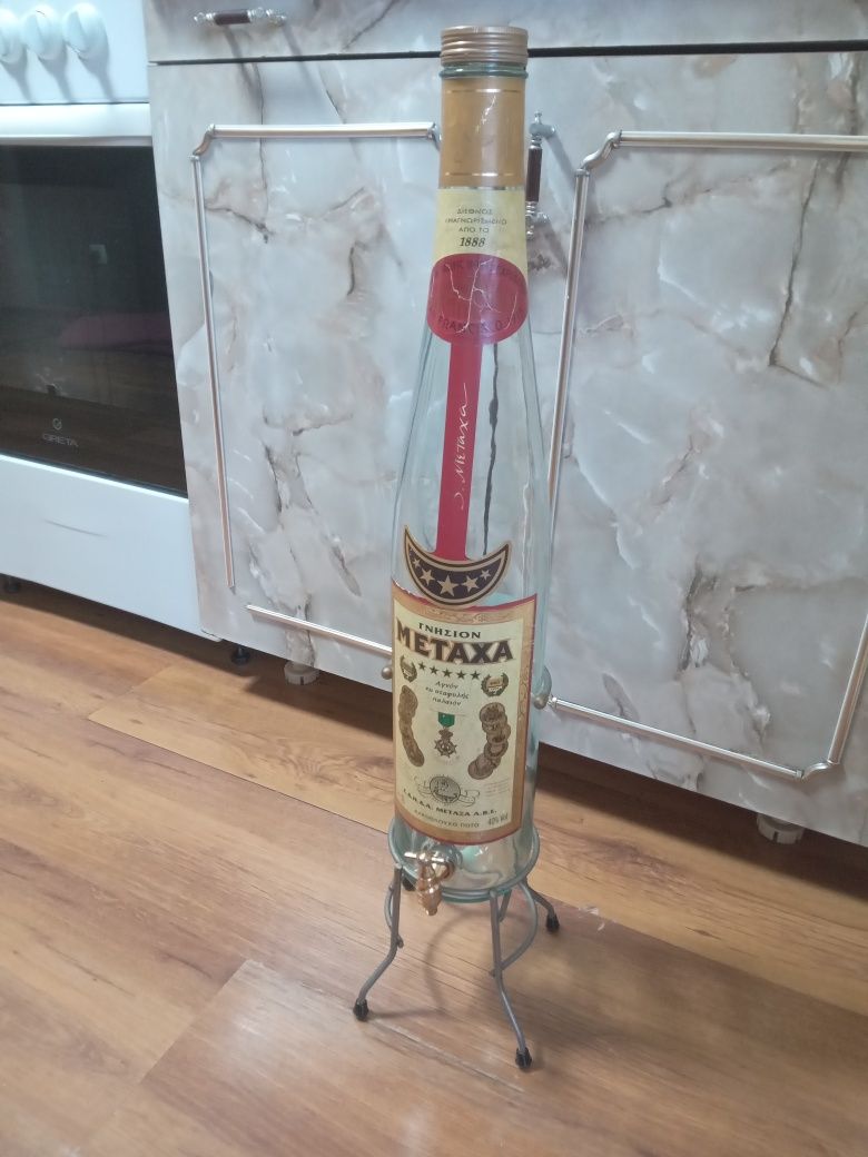 Продам сувенирную бутылку