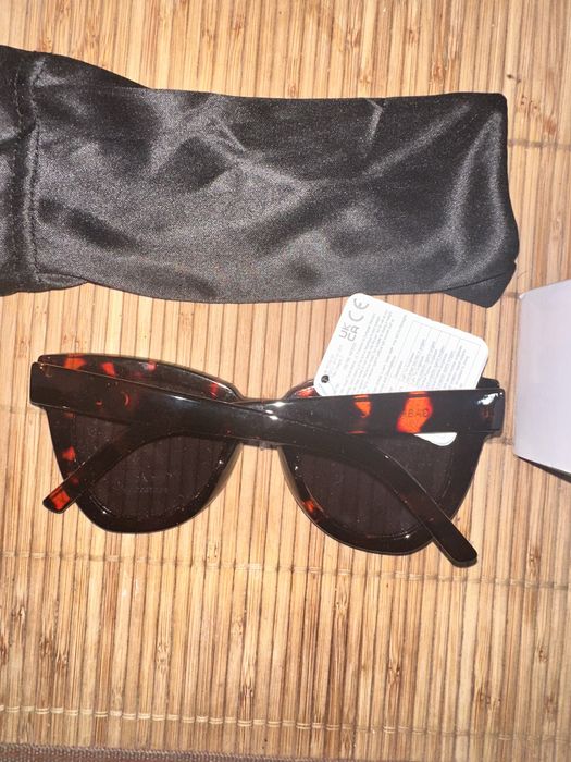 Ochelari de soare dama AVON noi