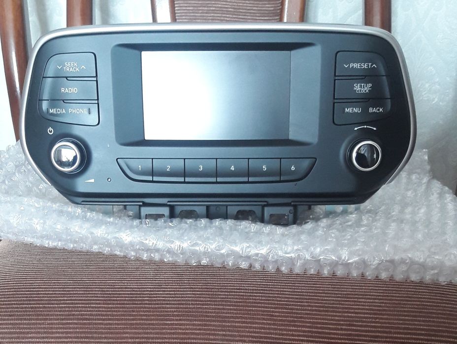 Продам автомагнитола новый