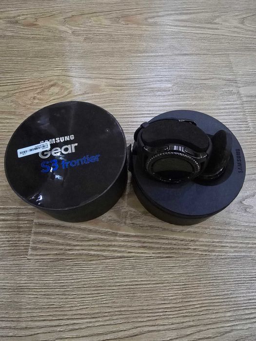 Gear s3 frontier в отличном состоянии