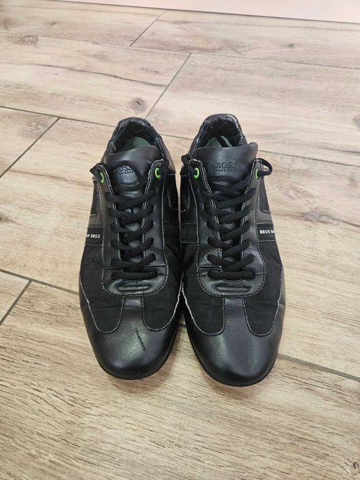 Продавам мъжки сникърси Hugo Boss Space