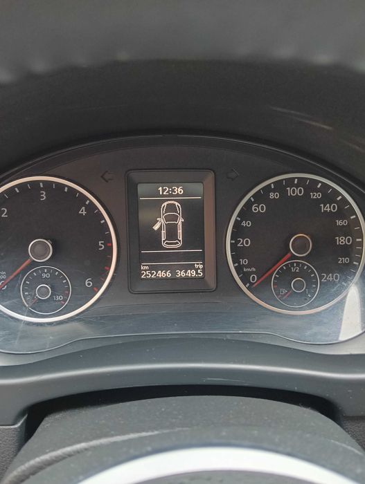 Volkswagen Tiguan R line 2011, motor 2.0 Diesel 140 CP, cutie automată