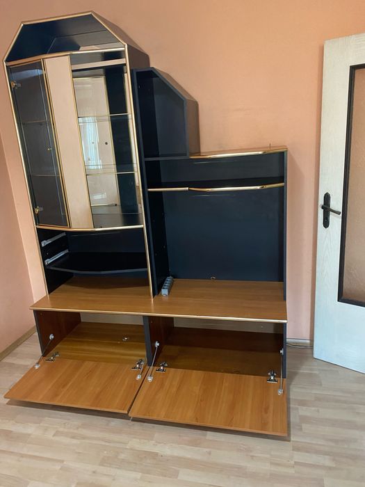 Продавам холна секция