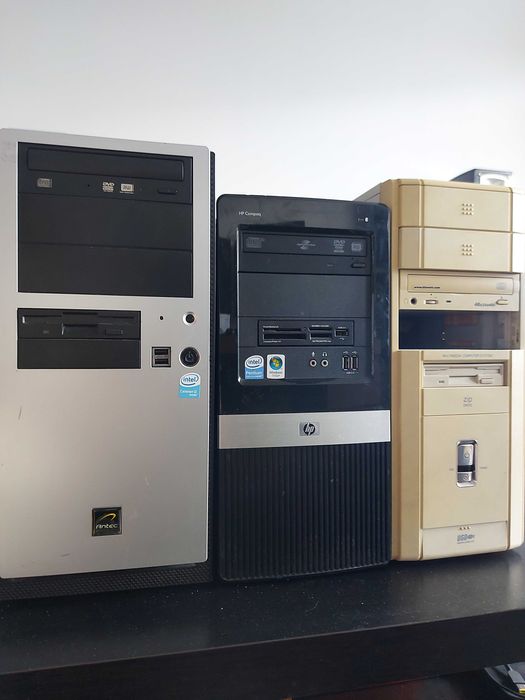 3 x Desktop PC (trei calculatoare mai vechi)