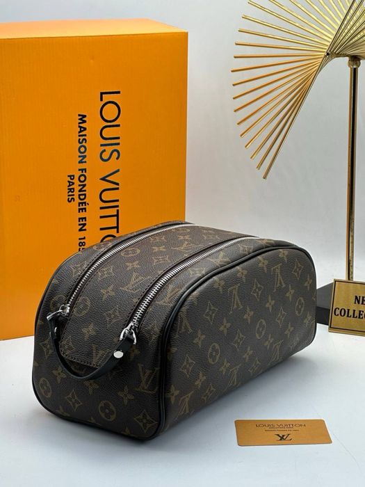 Borseta Louis Vuitton Noua !!! Dimensiuni 28/15 !!!