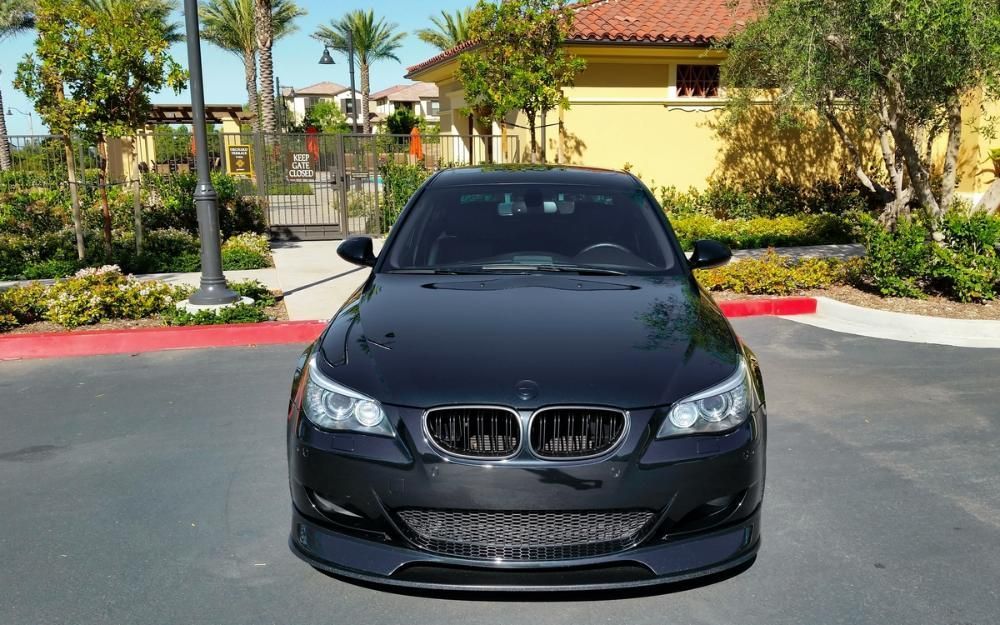 Grile duble BMW seria 5 E60 E61 M5 look - negru LUCIOS