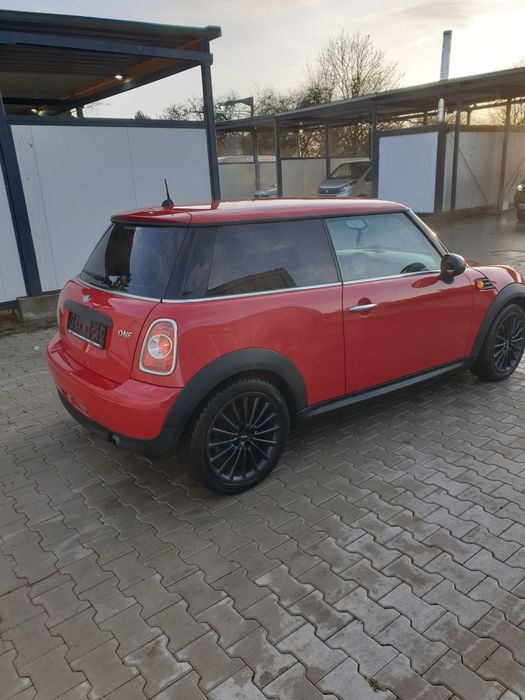 Vând Mini one cu multe piese noi