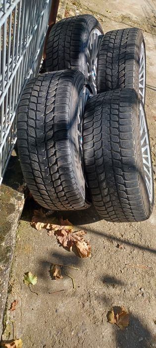 Джанти с зимни гуми 225 45 17 за Bmw