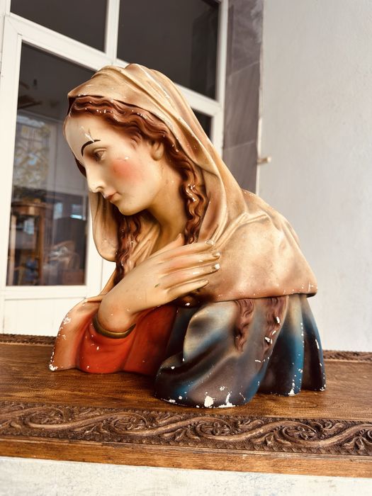 Гипсова статуя на Дева Мария от 60-те