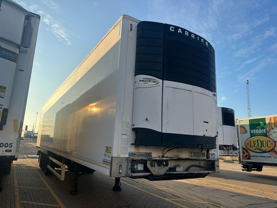 Semiremorca frigorifica marca montracon anglia carrier vector 1850