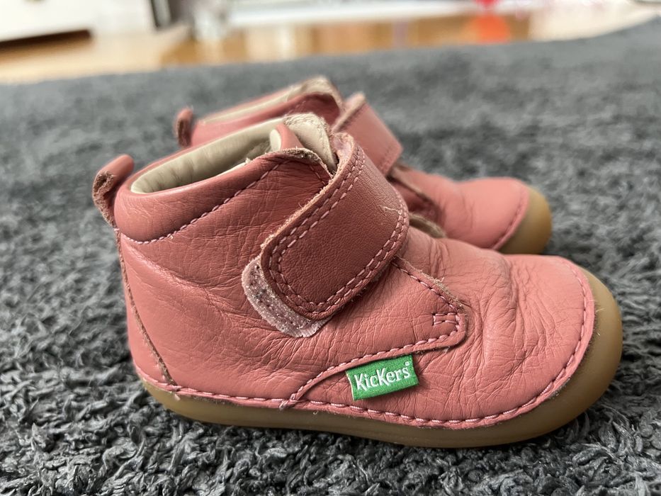 Papuci Kickers mărimea 20