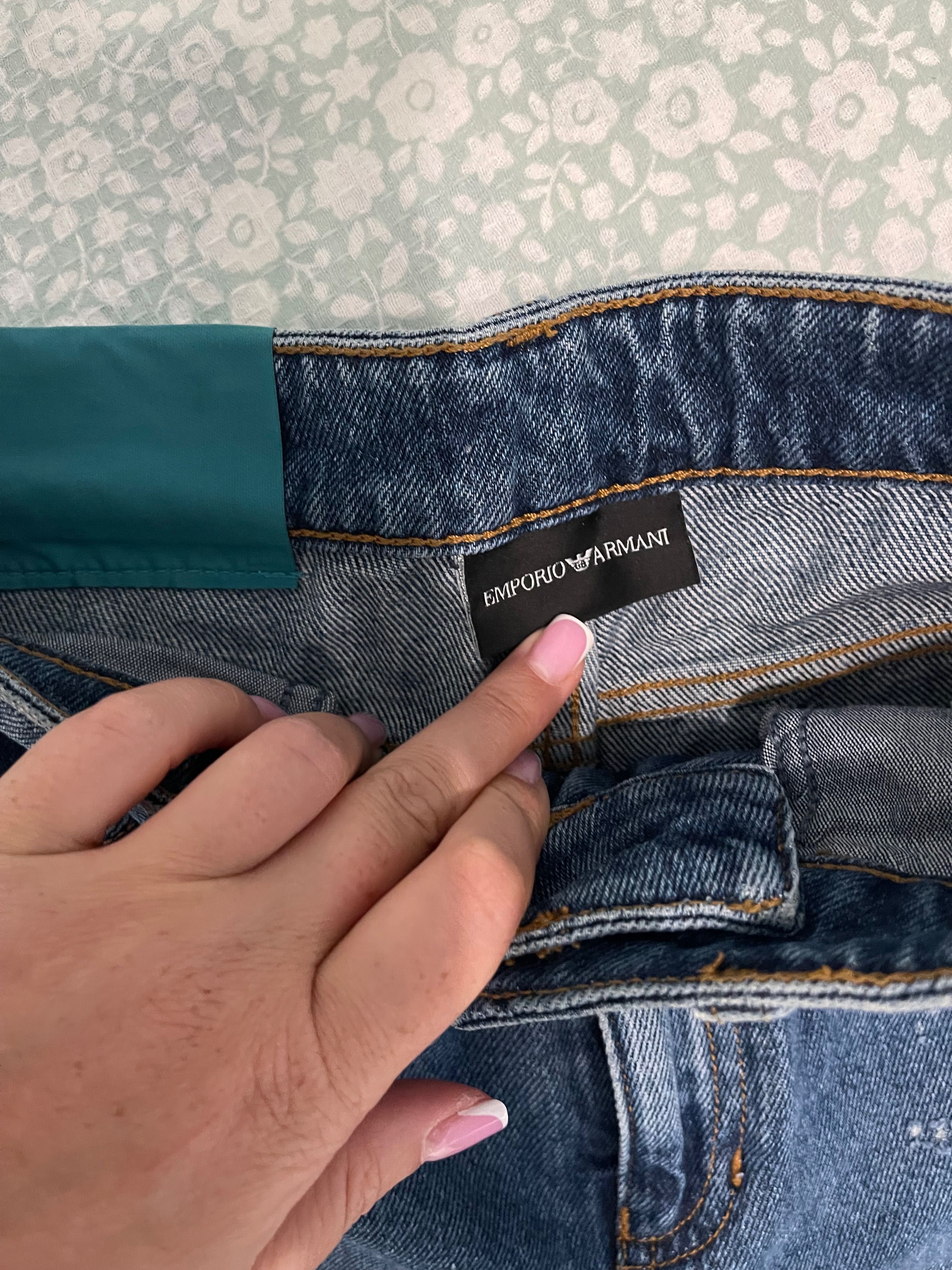 Дамски дънки на Emporio Armani