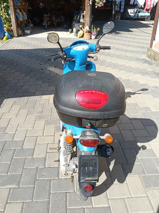 Scuter Aprilia Scarabeo