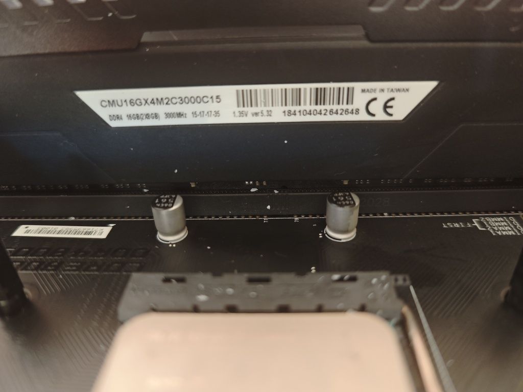 (Резервирана) 5600x + B550 + 32GB RAM + 512NVme + Охлаждане