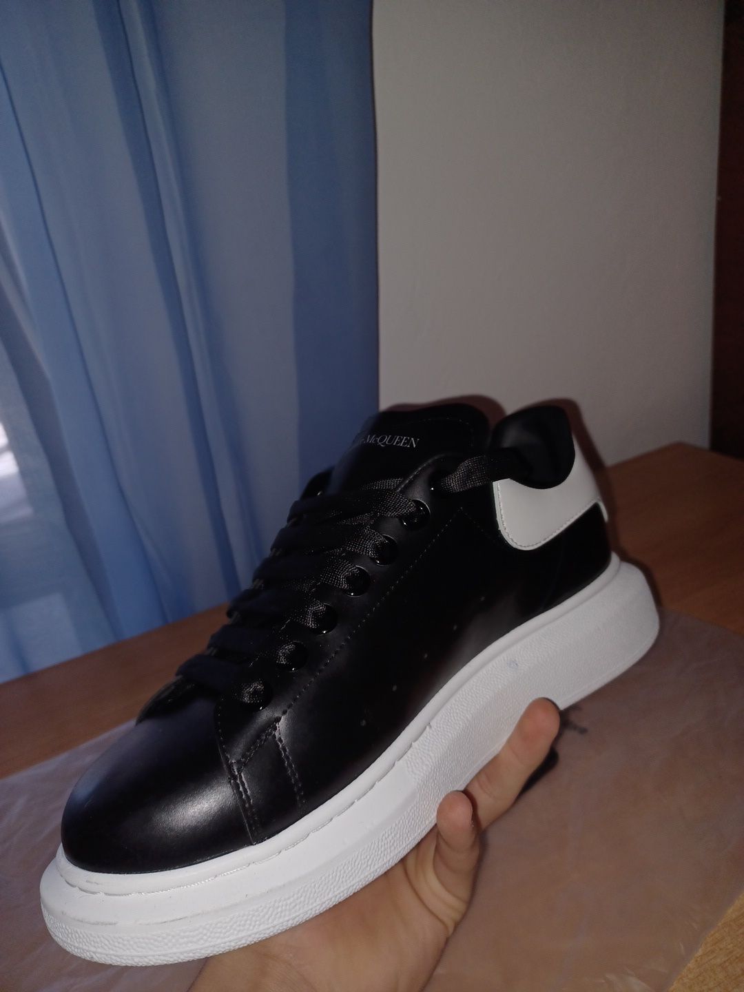 Alexander McQueen Black/White