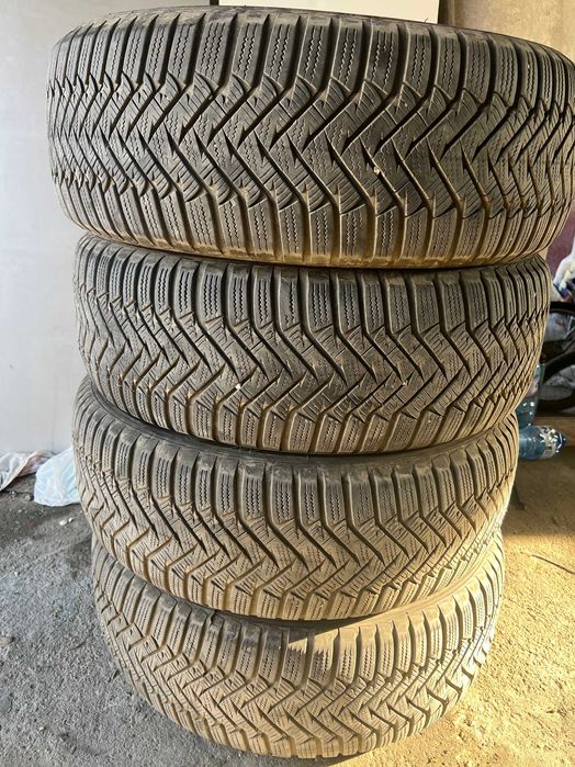 Зимни гуми 215/60/16 Laufenn 4 бр. 200лв