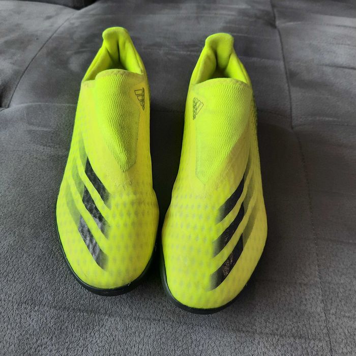 Чисто нови футболни обувки/стоножки, adidas размер 39,5
