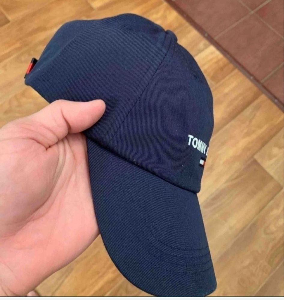 Tommy Hilfinger one size оригинал kangol adidas nike reebok calvin ea7