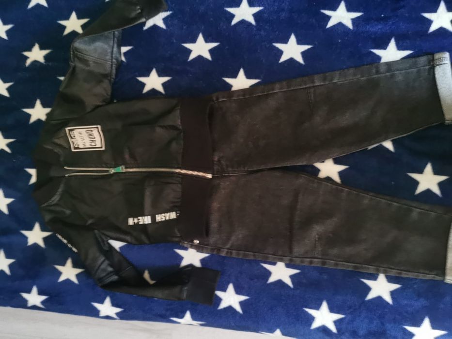 Vând un trening și o pereche de blugi + geaca piele