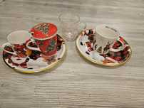 Set de cani (4 bucati) tematica sarbatori de iarna & 2 farfurii de pla