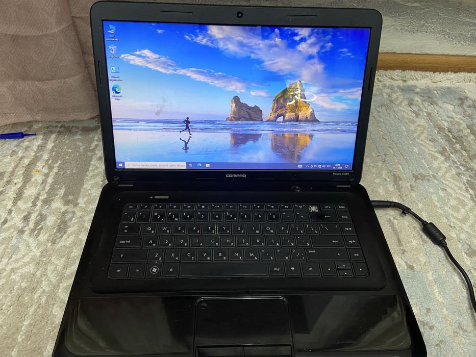 Ноутбук в рабочем