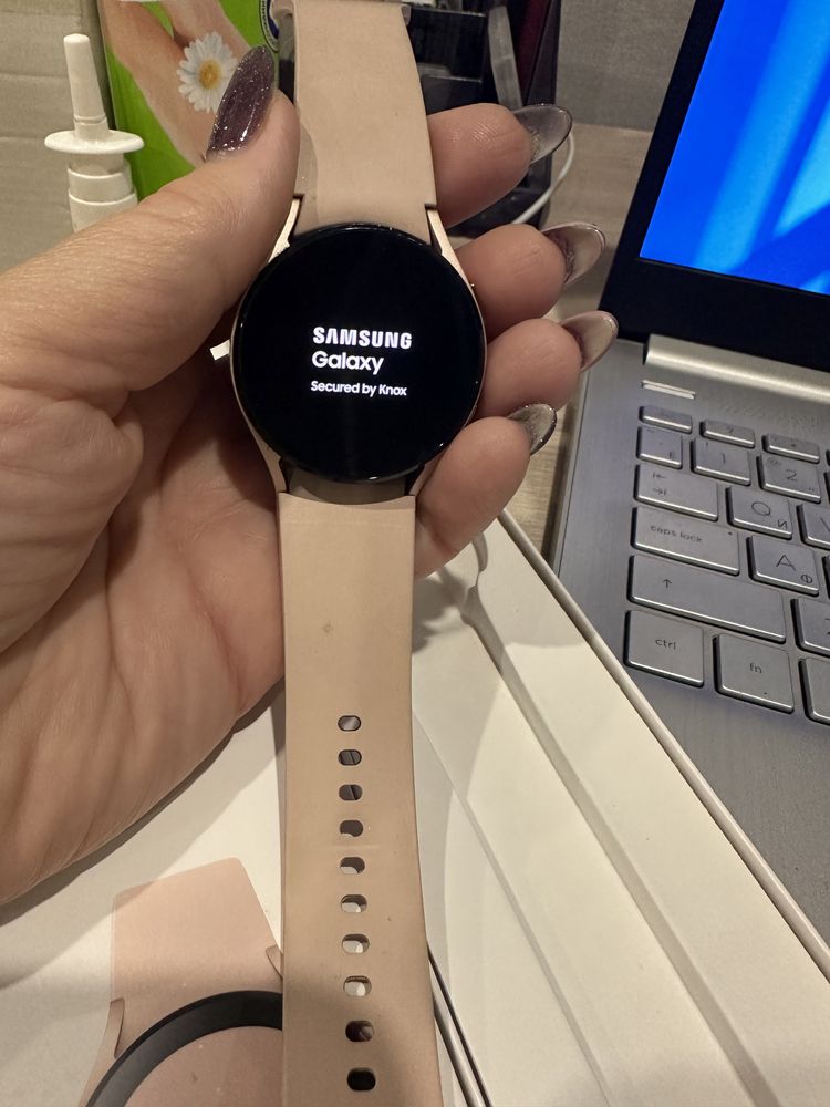 Смарт часы Samsung Watch 4