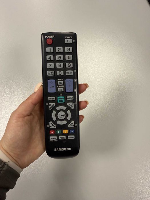 Samsung LE32D403E2W, 32", HD Ready – работещ телевизор с дистанционно