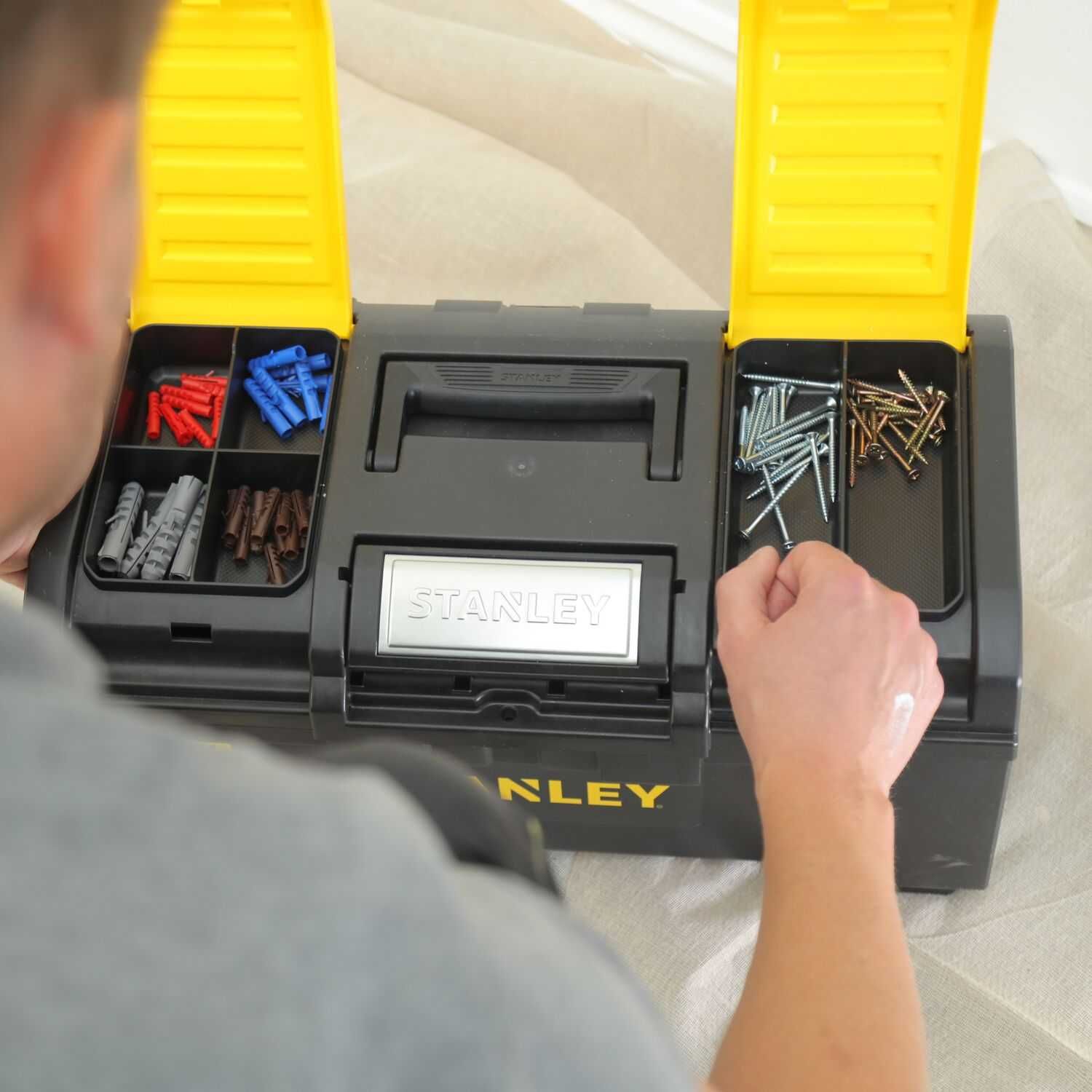 Кутия за инструменти STANLEY 1-79-217