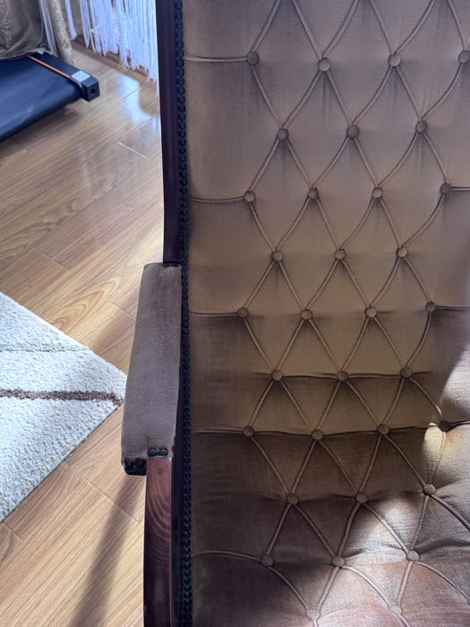 Balansoar Chesterfield