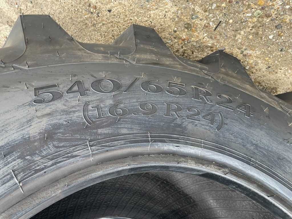 Cauciucuri noi de tractor Radiale 540/65R24 ori 16.9-24 lat