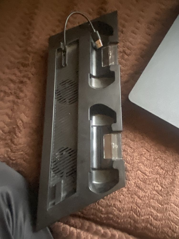 Pleystation 4 slim