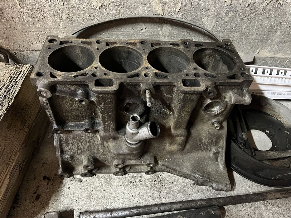 продам блок ваз 2114