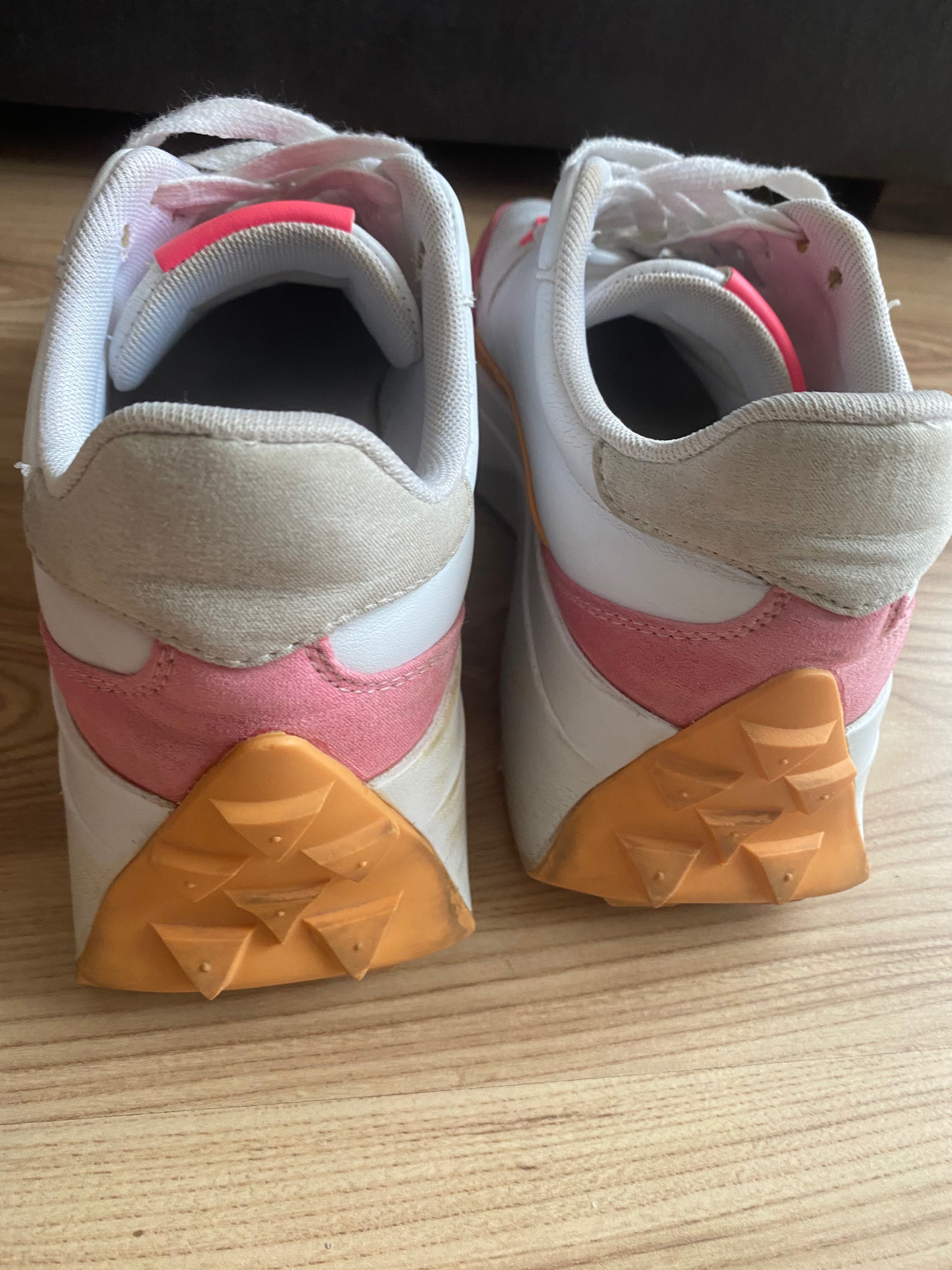 Guess Спортни обувки