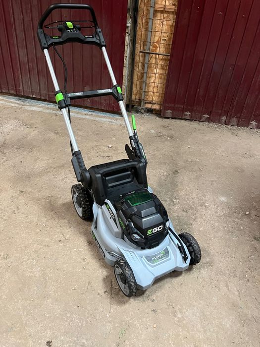 Mașină de tuns gazonul Ego Power 42 cm fără acumulator și fără coș.