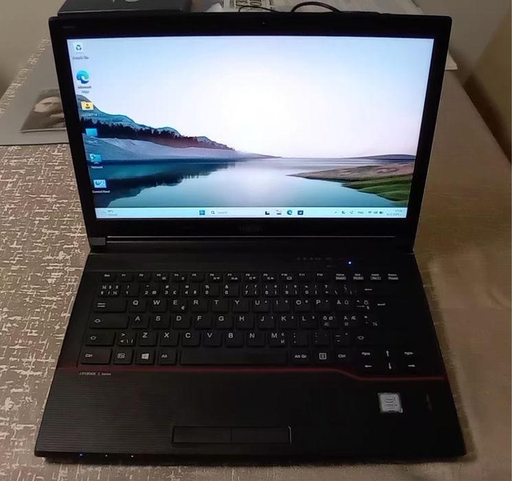 Лаптоп Fujitsu Lifebook E546