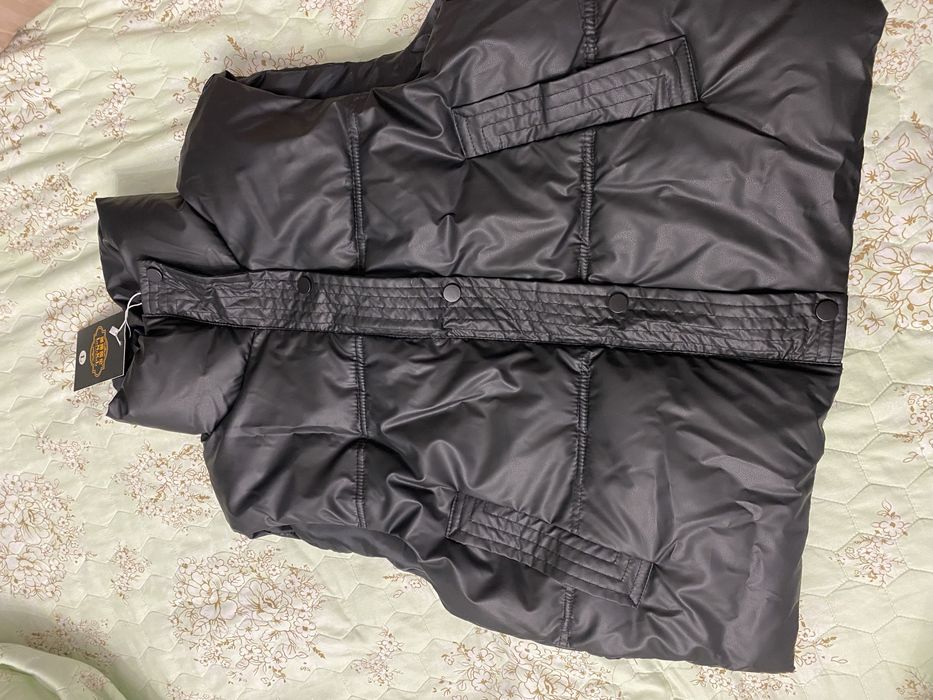 Безрукавка утепленная из водоотталкивающей ткани 46 размер