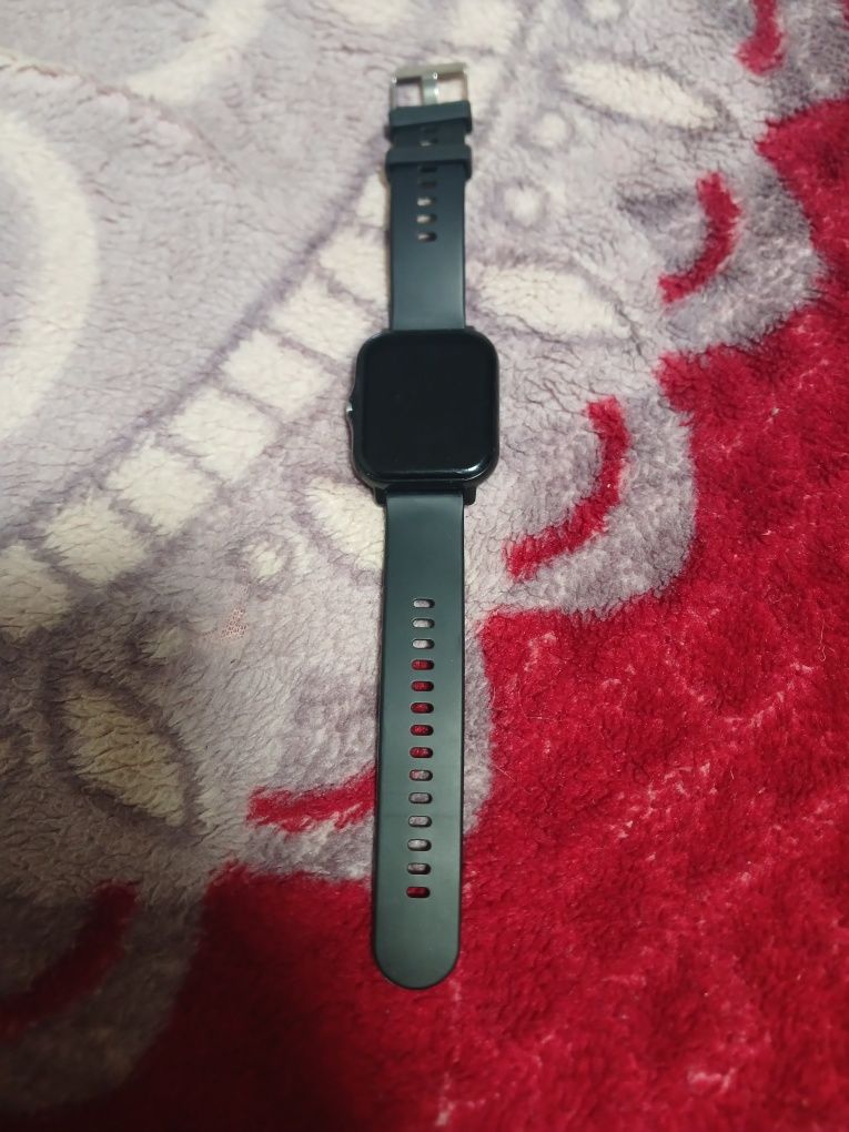 Продам смарт часы 12s