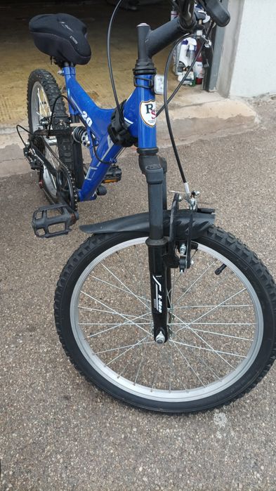 De vânzare trei biciclete