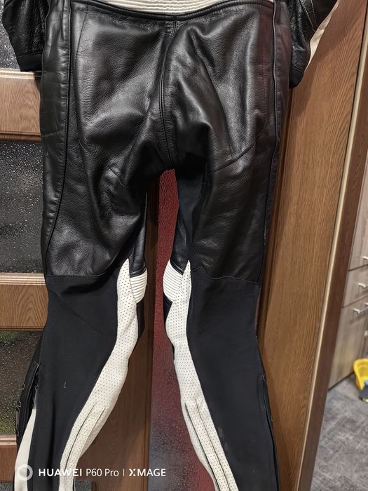 Дамски мото екип

Held

Размер 36