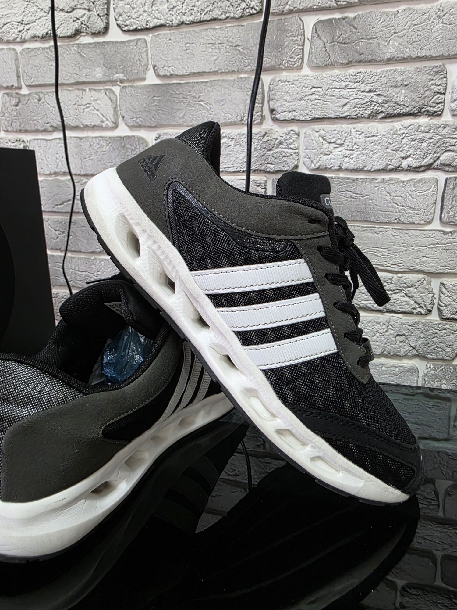 Оригинальные кроссы adidas