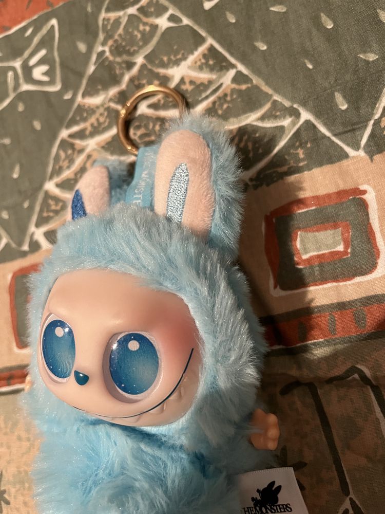 Лабубу Labubu синьо на цвят