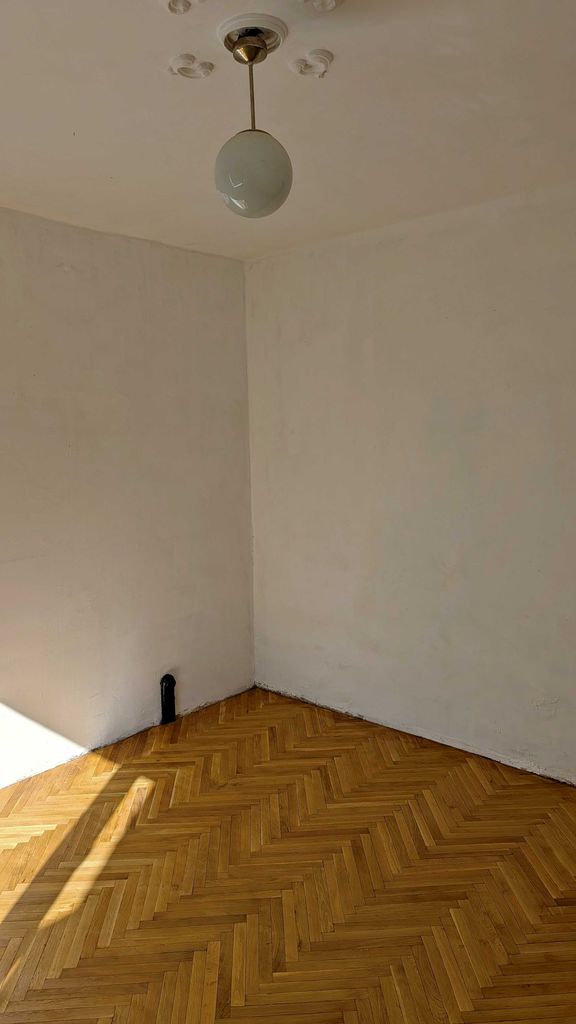 Продава се Четиристаен апартамент в Плевен, Сторгозия - 85 кв.м за 1259 €/кв.м - Снимка #14