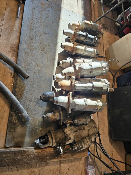 Продам стартера на запчасти.