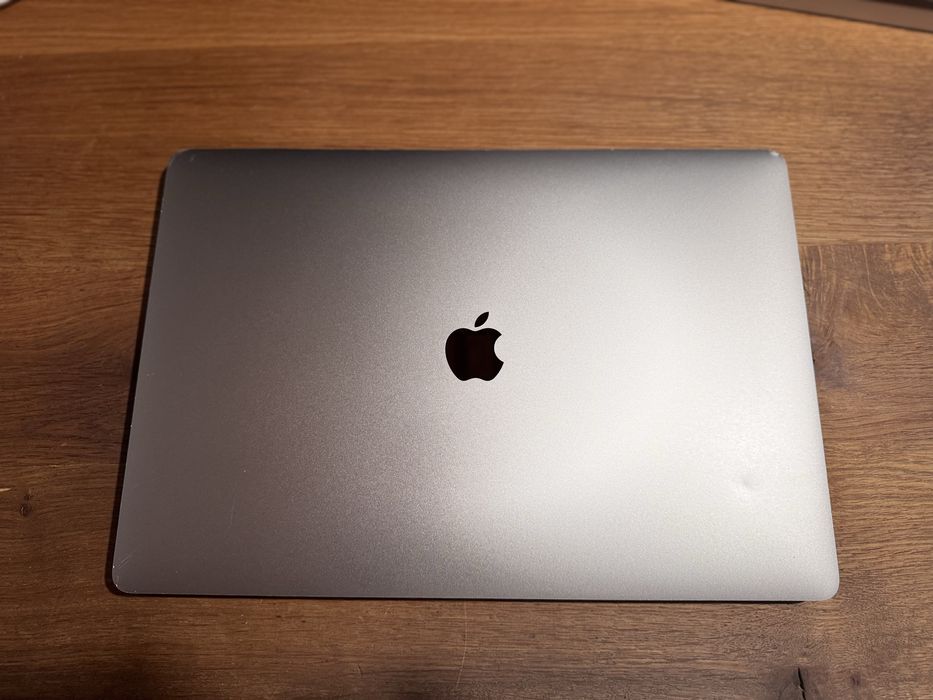 16” Macbook Pro 2019 i9 1TB 5500m 16gb