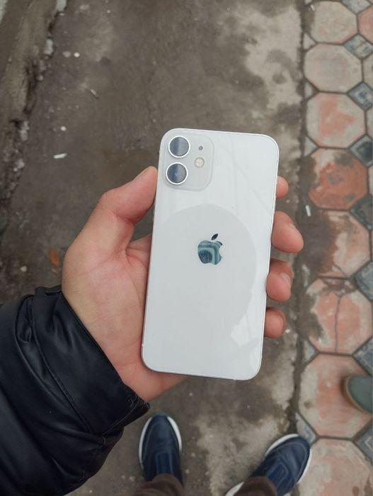 Iphone 12mini sotiladi