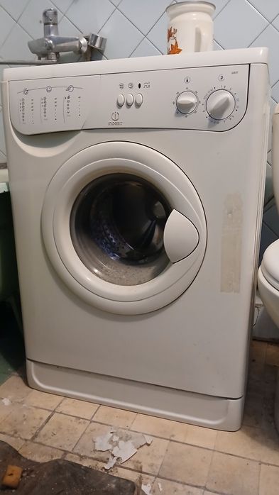 Стиральная машина Indesit. Стиралка